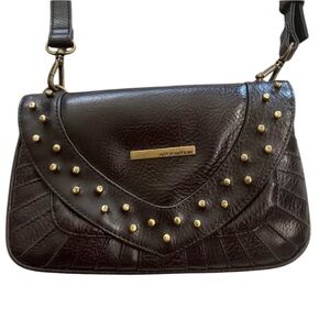 Matt & Nat crossbody purse. Brown. Magnet & zipper close. Vegan